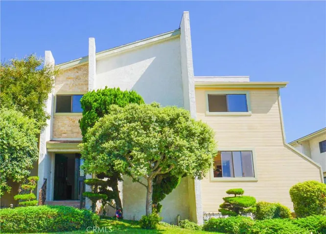 2615 Ruhland Avenue 12, Redondo Beach, California 90278