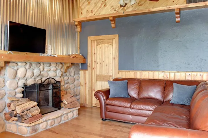 101 Dawn Drive, Big Bear, California 92314