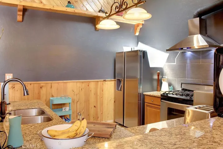 101 Dawn Drive, Big Bear, California 92314