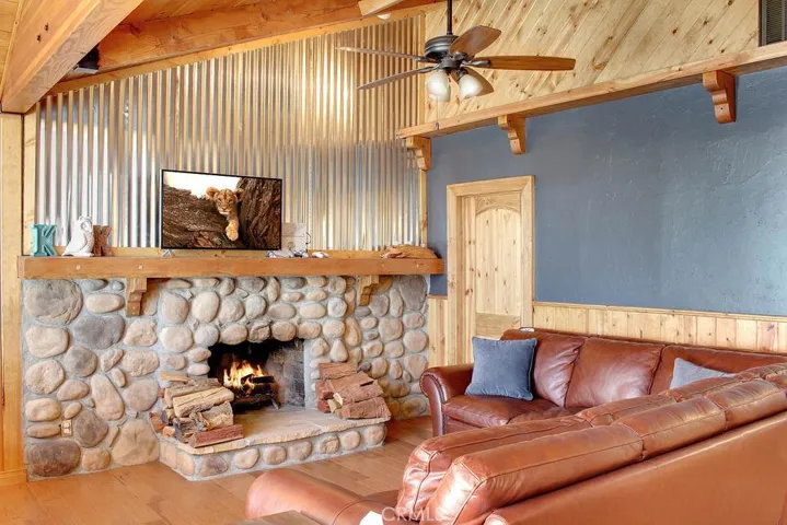 101 Dawn Drive, Big Bear, California 92314