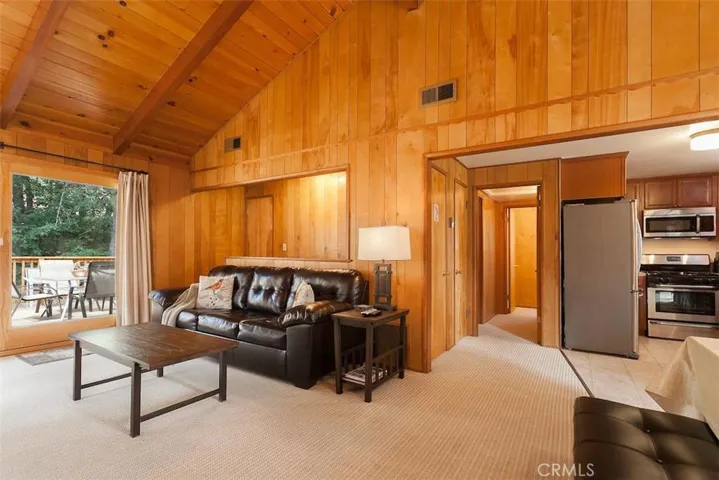 444 Temple Lane, Big Bear, California 92315
