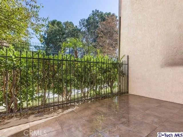 7732 Via Sorrento 30, Burbank, California 91504