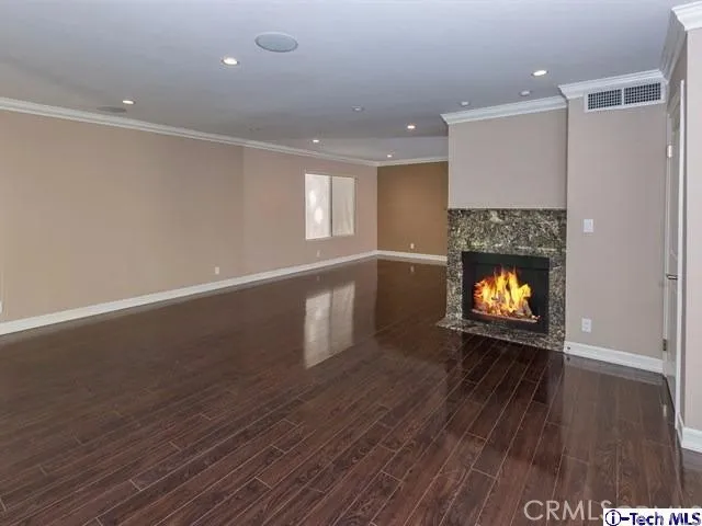 7732 Via Sorrento 30, Burbank, California 91504