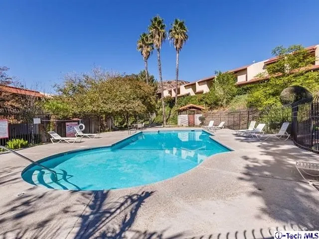 7732 Via Sorrento 30, Burbank, California 91504