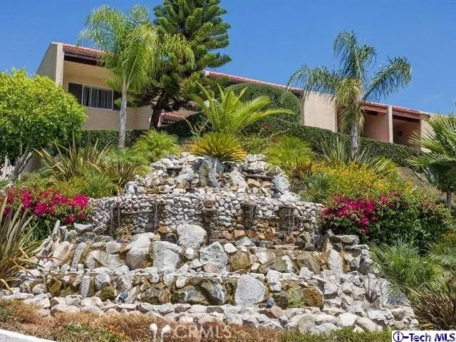 7732 Via Sorrento 30, Burbank, California 91504