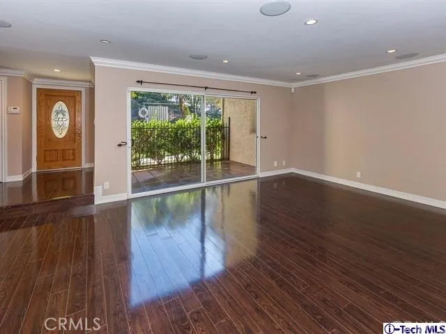 7732 Via Sorrento 30, Burbank, California 91504