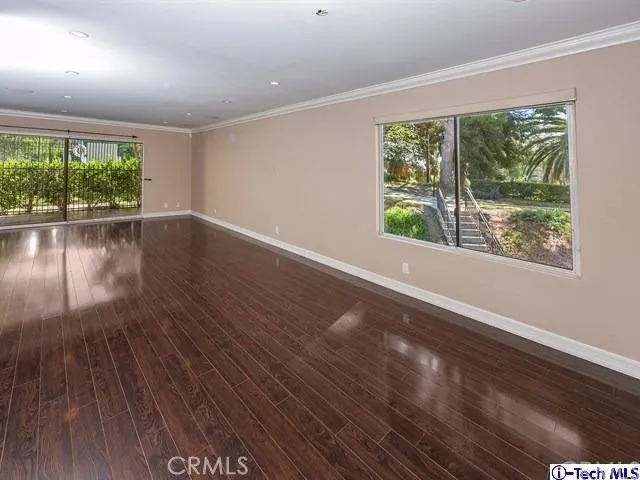7732 Via Sorrento 30, Burbank, California 91504