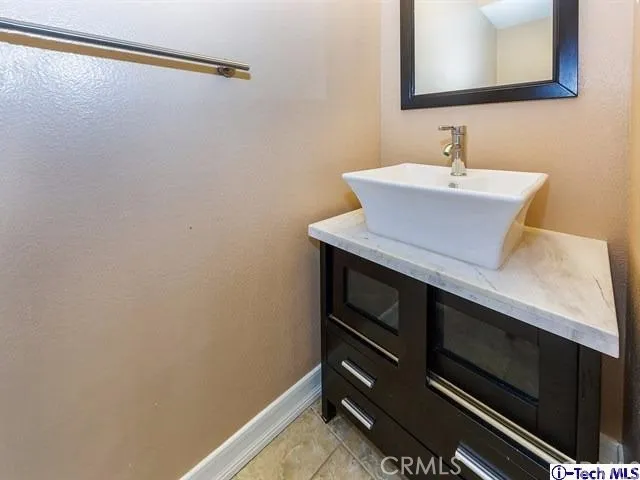 7732 Via Sorrento 30, Burbank, California 91504