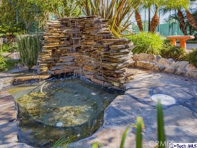 7732 Via Sorrento 30, Burbank, California 91504