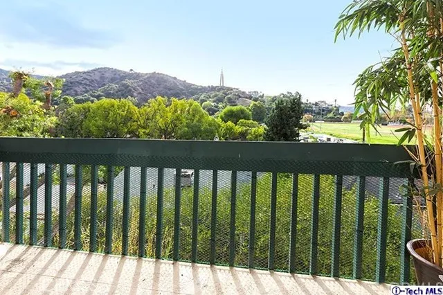 2940 N Verdugo Road 219, Glendale, California 91208