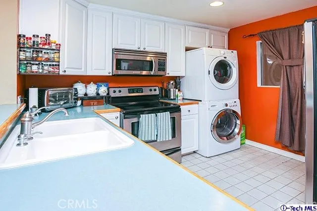 2940 N Verdugo Road 219, Glendale, California 91208
