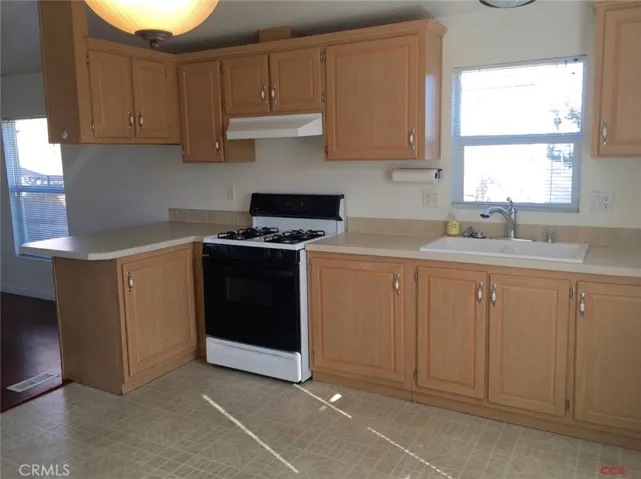 3860 S Higuera B11, San Luis Obispo, California 93401