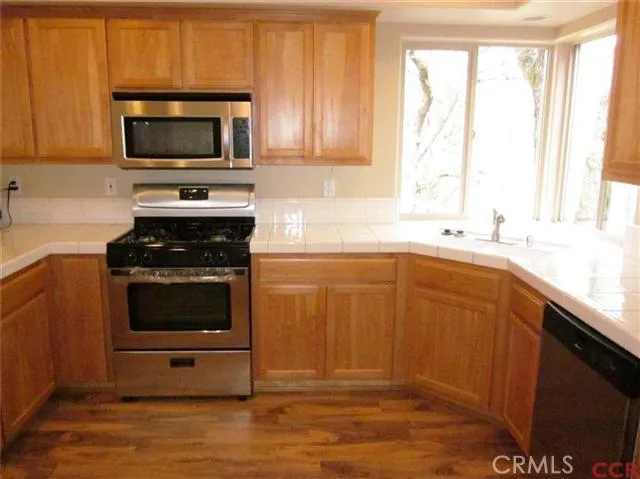 911 Sleepy Hollow Road, Paso Robles, California 93446