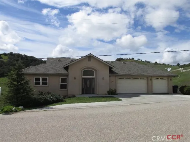 11605 San Marcos Road, Atascadero, California 93422