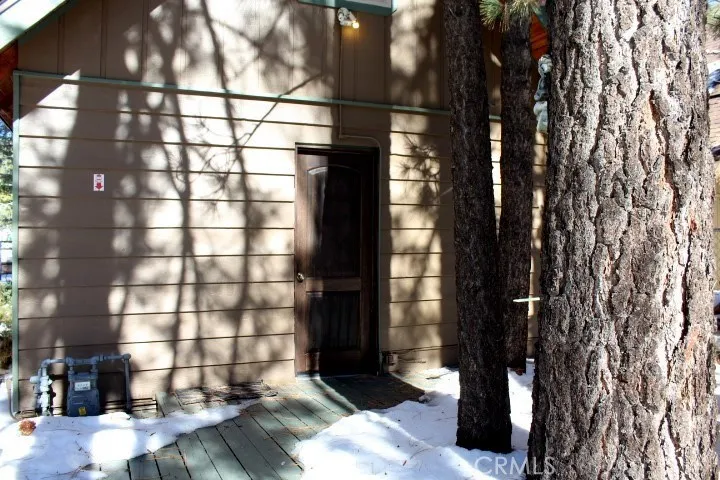 928 W Aeroplane Boulevard, Big Bear, California 92314