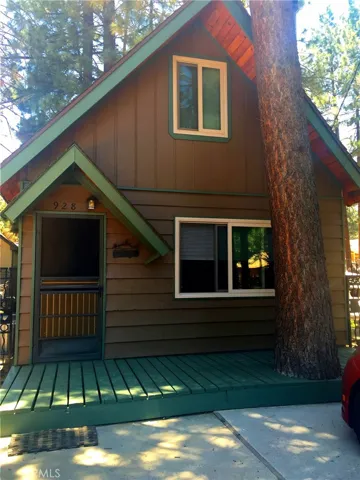 928 W Aeroplane Boulevard, Big Bear, California 92314