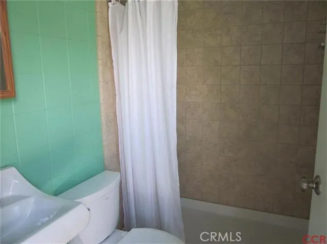 Full bath located in garage!