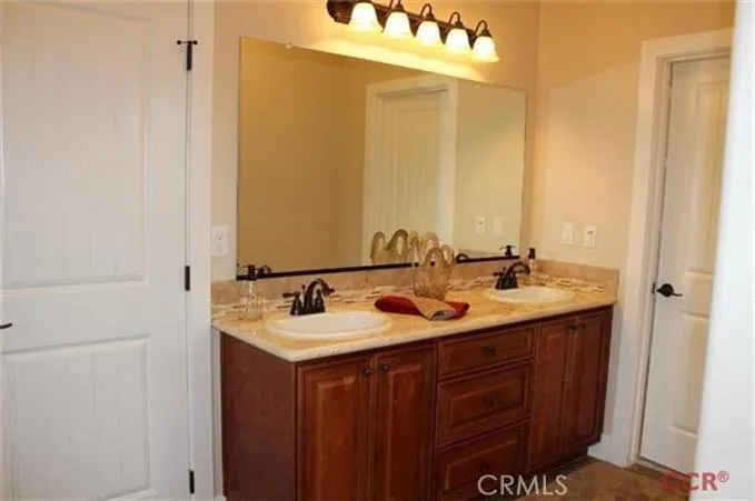 Master bath vanity.
