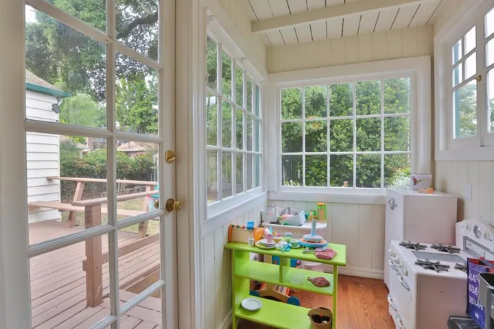 755 Arnold Way, Menlo Park, California 94025