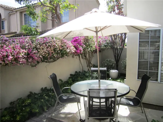 76 Agostino, Irvine, California 92614