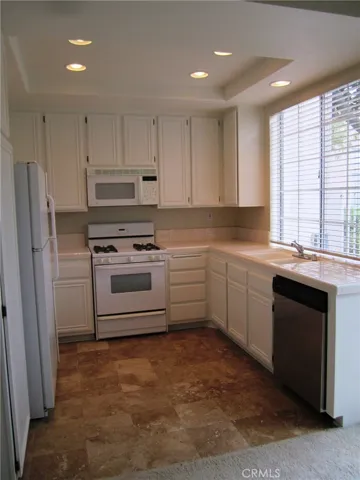 76 Agostino, Irvine, California 92614