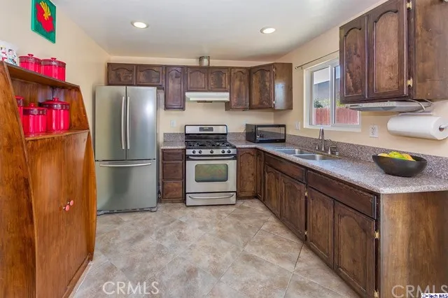 9499 Bradwell Ave Avenue, Santa Fe Springs, California 90670
