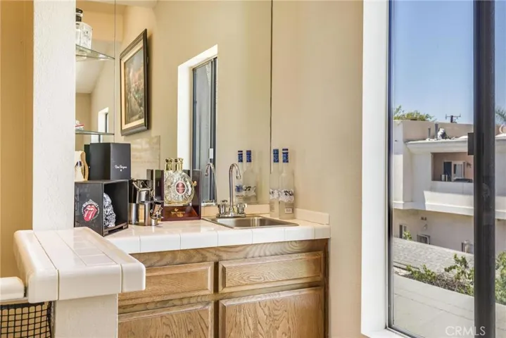 220 S Helberta Avenue G, Redondo Beach, California 90277