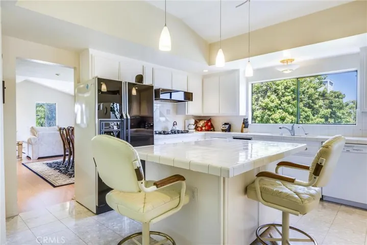 220 S Helberta Avenue G, Redondo Beach, California 90277