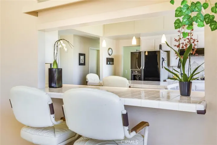 Breakfast bar
