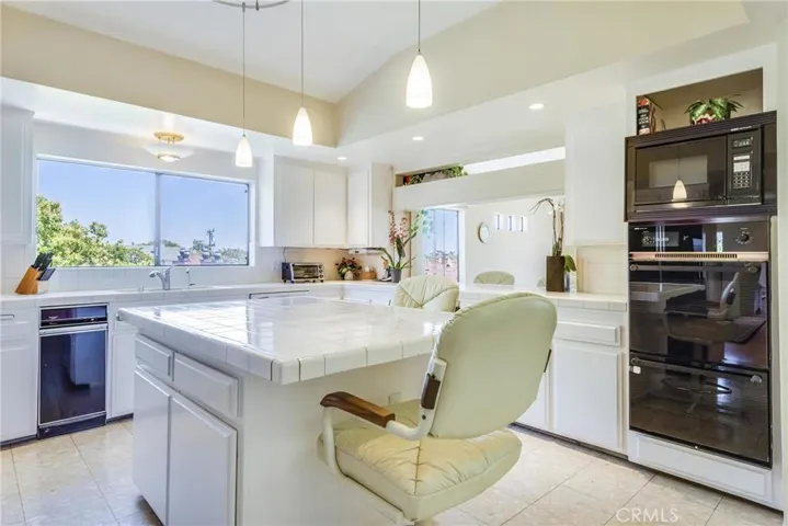 220 S Helberta Avenue G, Redondo Beach, California 90277