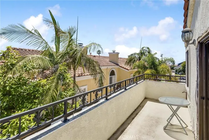 220 S Helberta Avenue G, Redondo Beach, California 90277