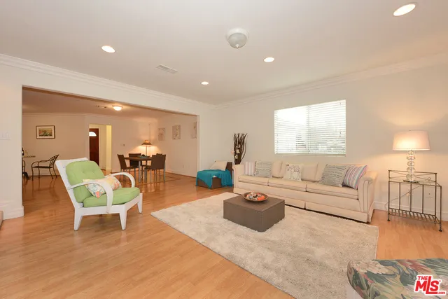 7866 Winnetka Avenue, Winnetka, California 91306