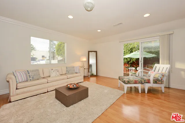 7866 Winnetka Avenue, Winnetka, California 91306