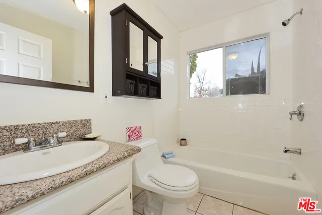 Updated full bath main floor