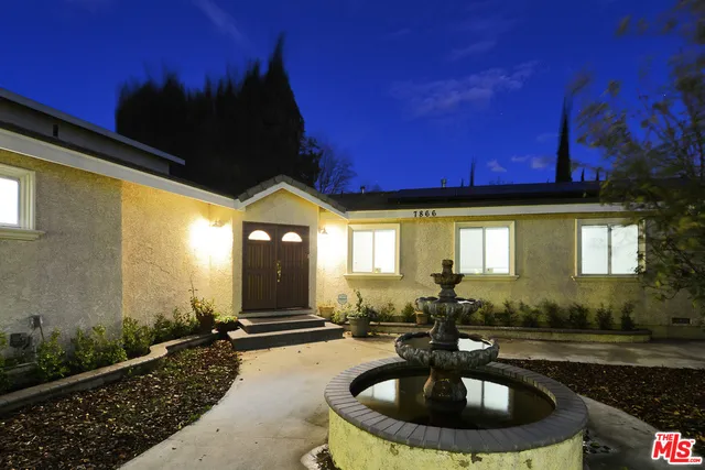 5 Bedroom on huge lot!