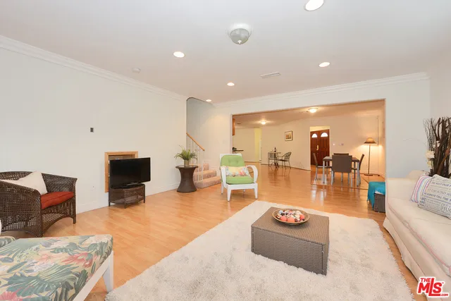 7866 Winnetka Avenue, Winnetka, California 91306