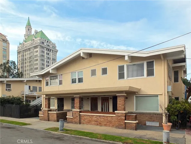 23 N Alboni Place, Long Beach, California 90802