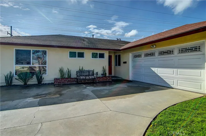 10322 Kukui Drive, Huntington Beach, California 92646