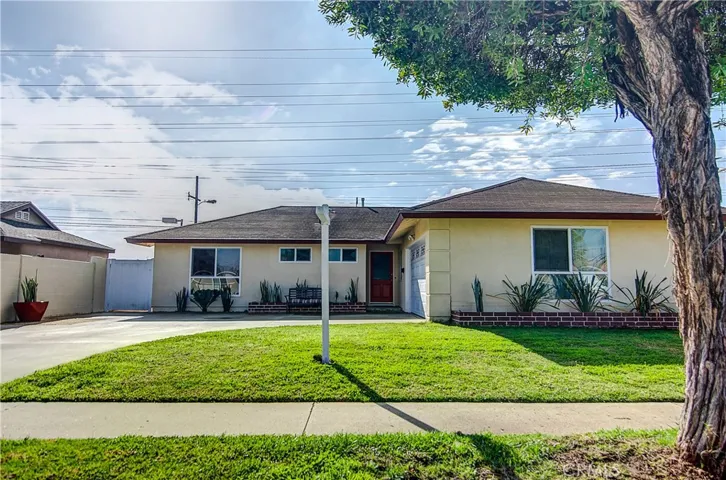 10322 Kukui Drive, Huntington Beach, California 92646