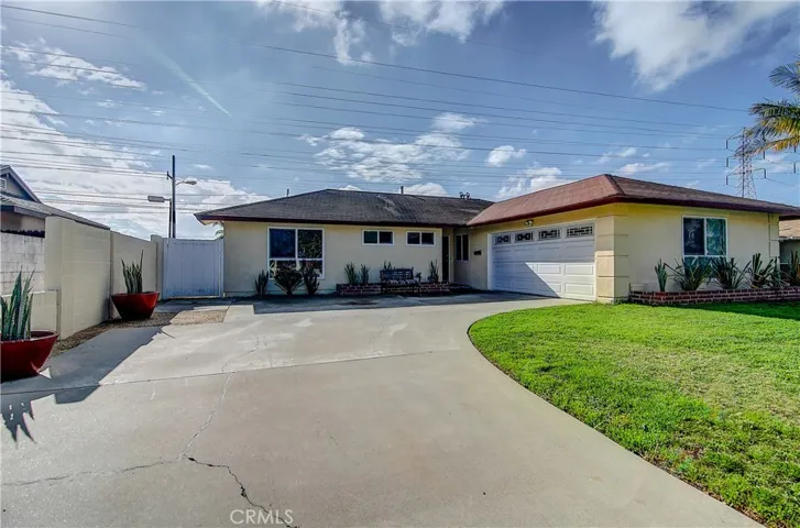 10322 Kukui Drive, Huntington Beach, California 92646