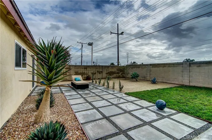 10322 Kukui Drive, Huntington Beach, California 92646