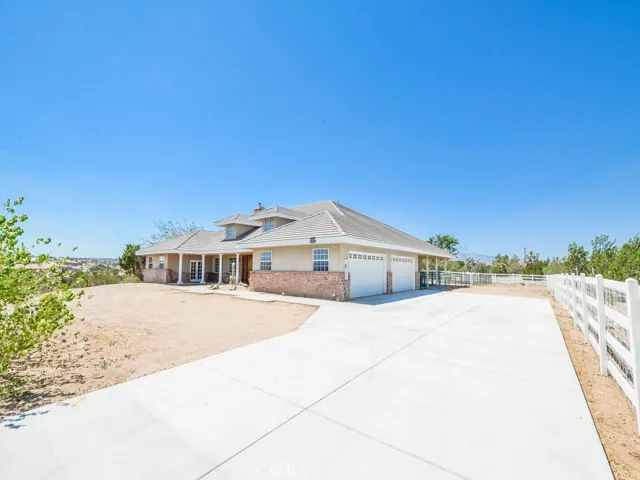 9126 Kittering Road, Oak Hills, California 92344