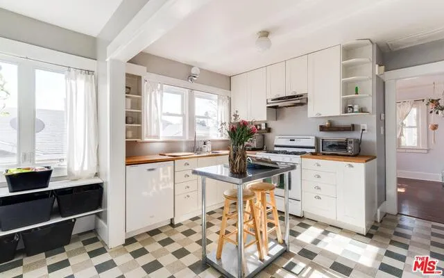 564 Meridian Terrace, Los Angeles, California 90042