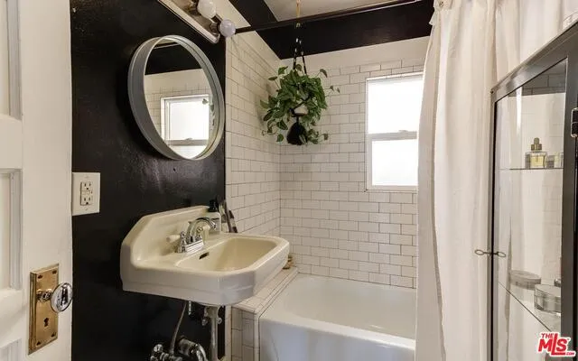 564 Meridian Terrace, Los Angeles, California 90042