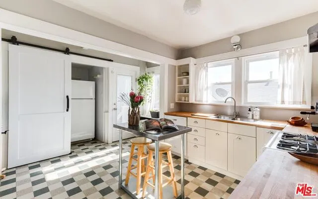 564 Meridian Terrace, Los Angeles, California 90042