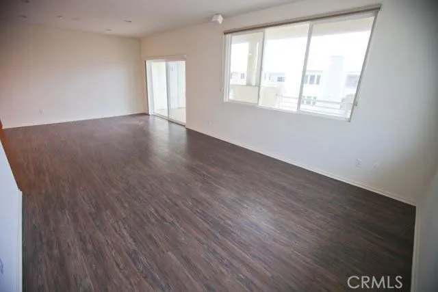 13029 Central Avenue 404, Hawthorne, California 90250