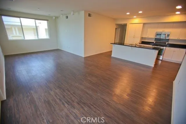 13029 Central Avenue 404, Hawthorne, California 90250