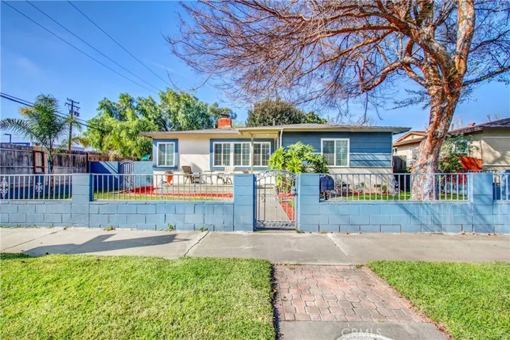 490 S Bedford Road, Orange, California 92868