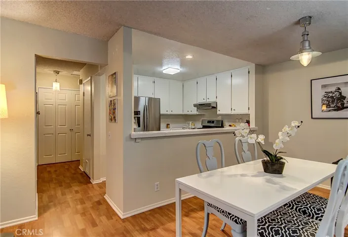 Extra spacious formal dining area and breakfast/wine bar give endless entertaining options.