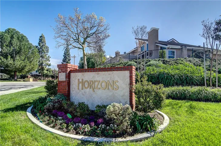 The Horizons Community is unique, as it winds its way up the hill on just a few few streets with Ultra Low Density. No tight rows of side by side 'box' like homes with their garages all facing each other... Drive up to paradise, you will Feel  the difference.